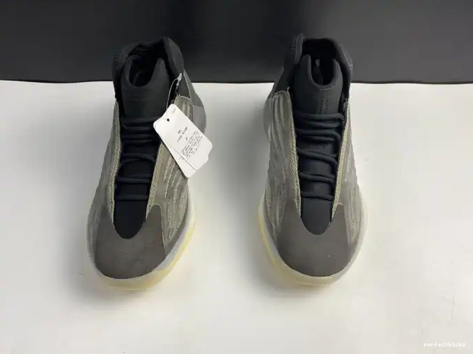 Barium H68771 Quantum Yeezy Adidas 0529